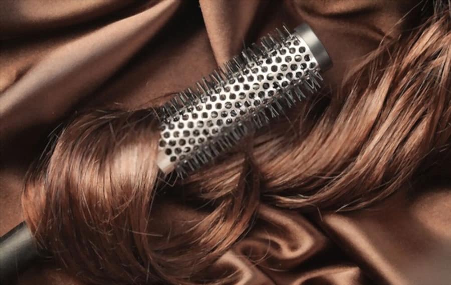 How to Use a Hot Air Brush to Curl Hair