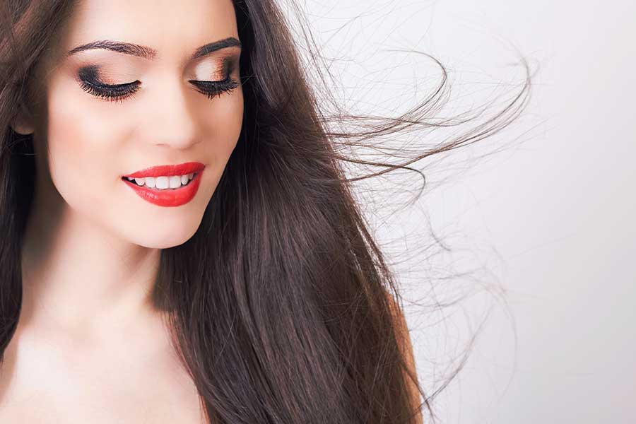 How to Prevent Frizz After Straightening