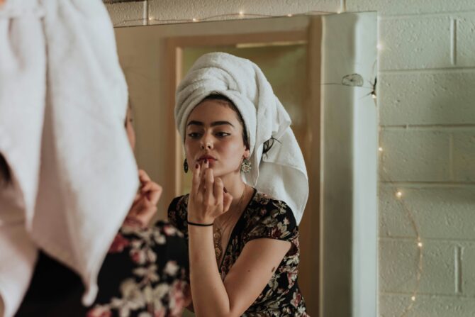 How To Improve Skin Hydration With Water-Based Serums