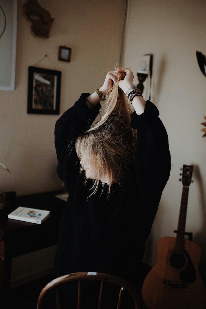 What Causes Dandruff in the Hair